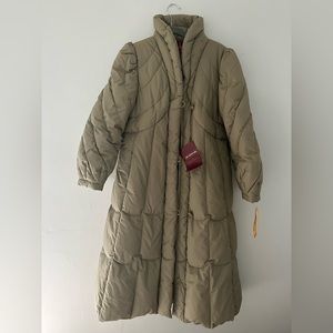 J.gallery down coat. New with tags! Size large